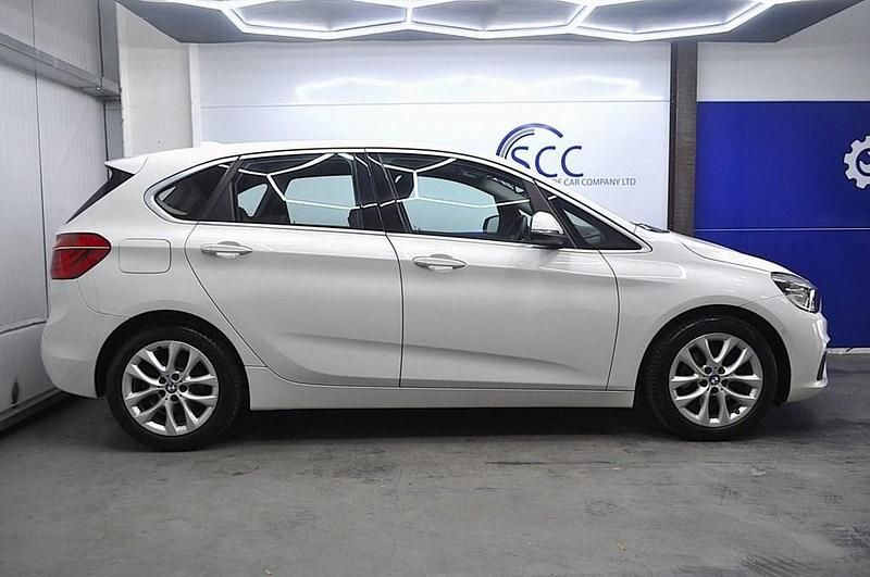 Used BMW 218 Luxury Line 136 HP (100 kW) 2014 White Hatchback