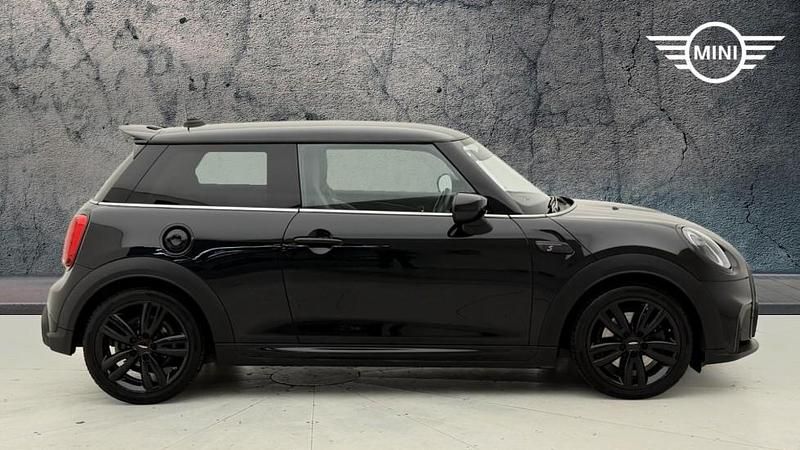 Używany Mini Cooper S Hatch 176 KM (129 kW) 2022 Czarny Hatchback