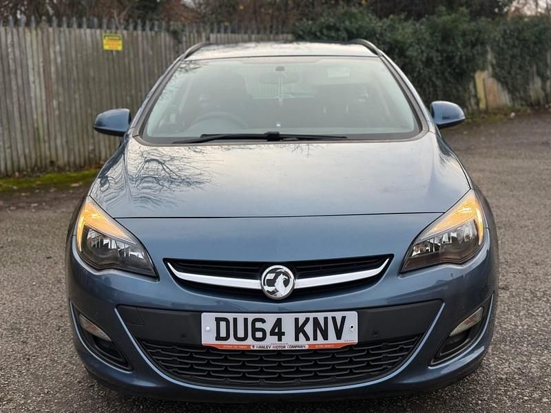 Used Vauxhall Astra Design Edition 2014 Blue Estate