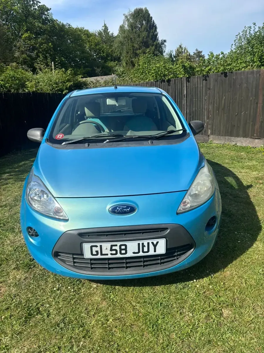 Usado Ford Ka Studio 69 CV (50 kW) 2009 Azul Utilitario
