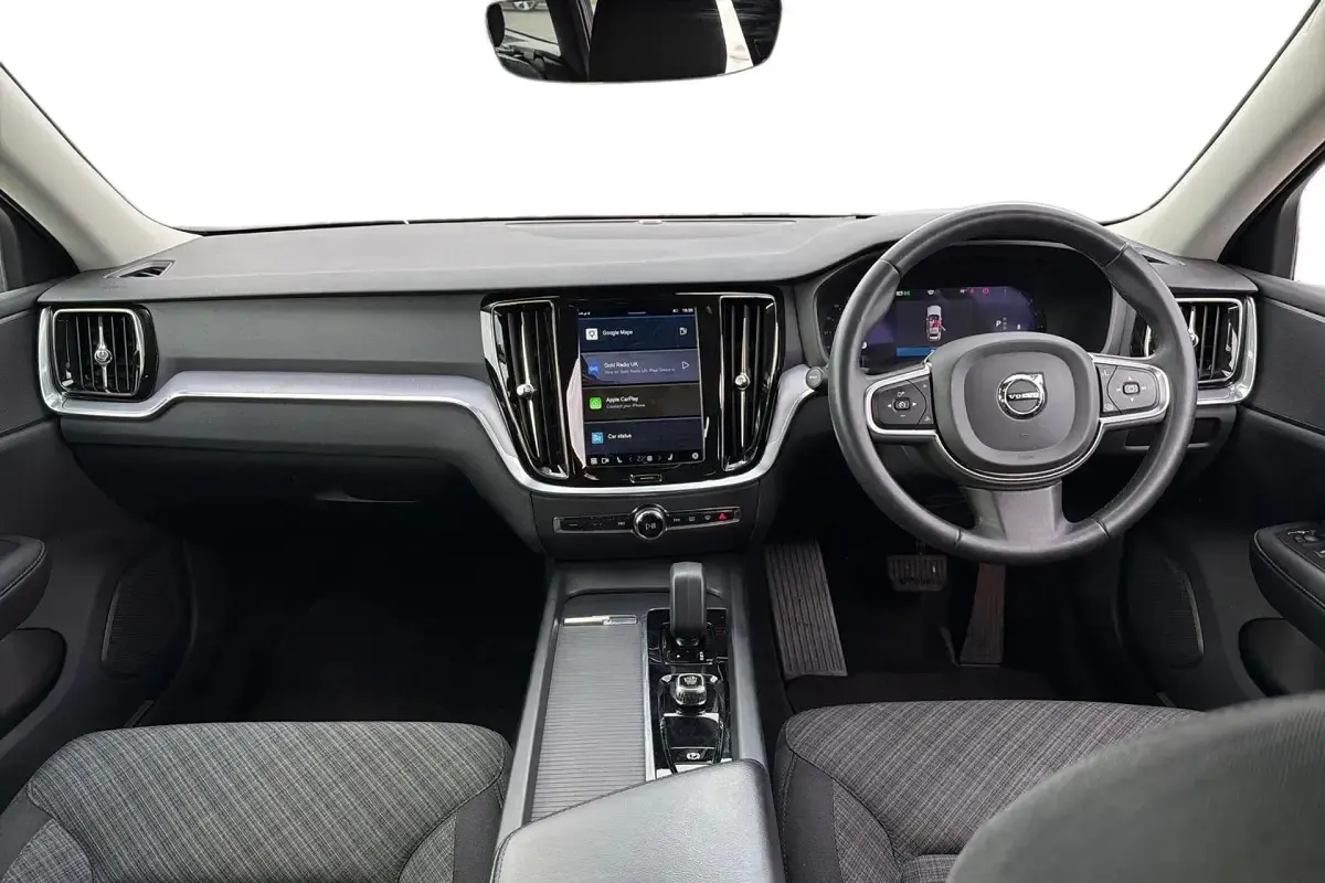 Second-hand Volvo V60 Core 2023 Negru Break