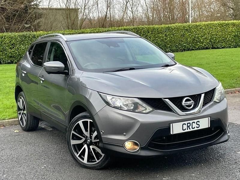 Grey Used 2015 Nissan Qashqai Tekna SUV | £6,950 (Good price) - Image 1/4