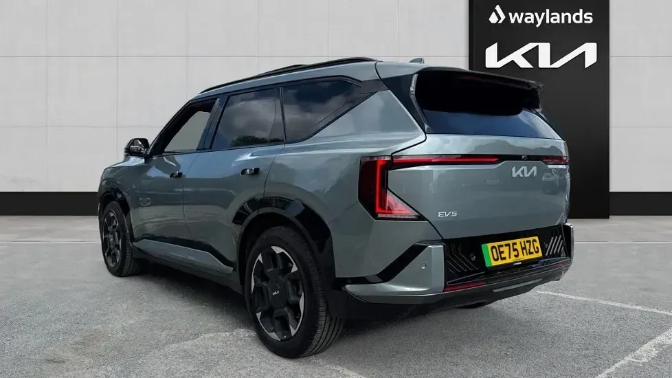 Used Kia EV5 GT-Line S 160 kW (218 HP) 2025 Green SUV
