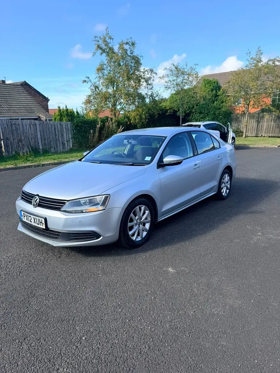 Used VW Jetta SE 105 HP (77 kW) 2012 Silver Sedan