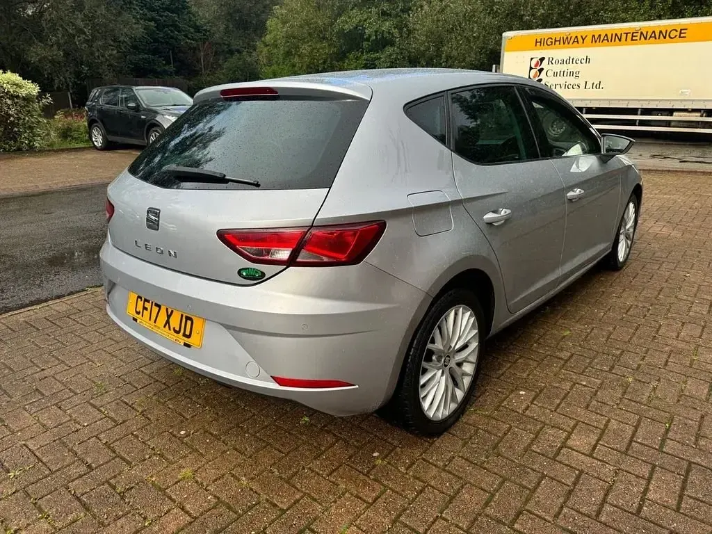 Second-hand Seat Leon SE Dynamic 110 CP (80 kW) 2017 Argintiu Hatchback