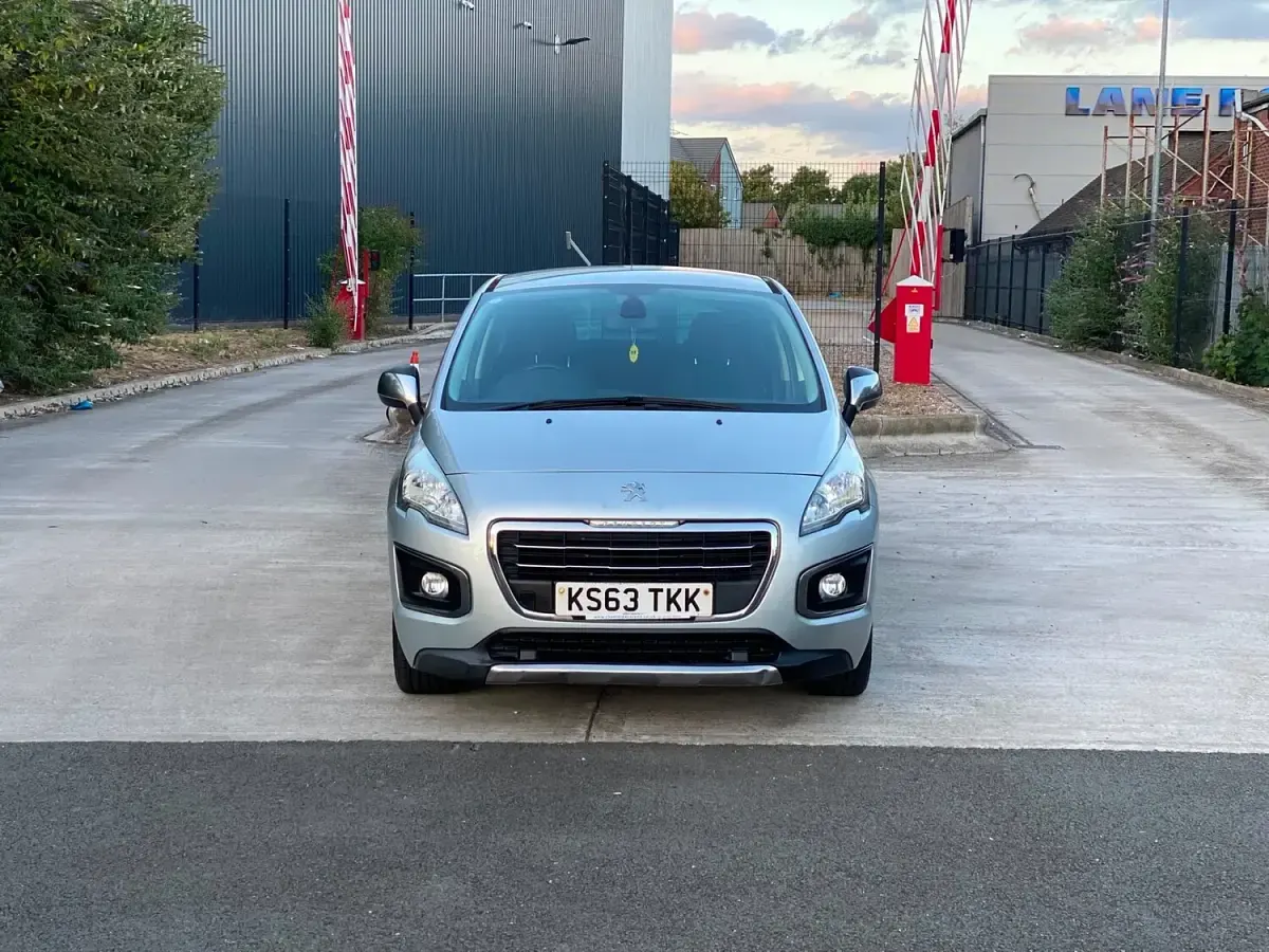Used Peugeot 3008 Active 163 HP (119 kW) 2014 Silver Estate