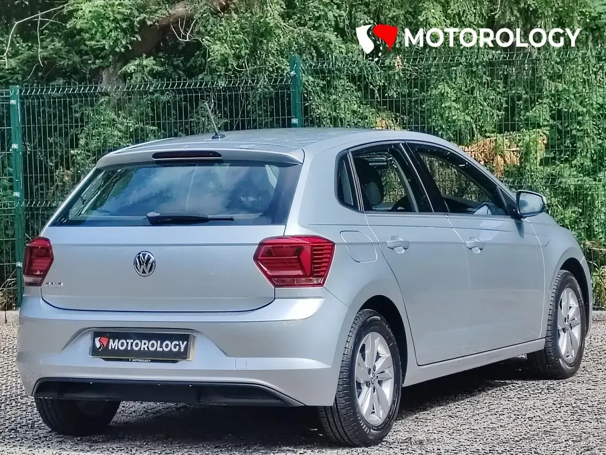 Used VW Polo SE 95 HP (69 kW) 2019 Silver Hatchback