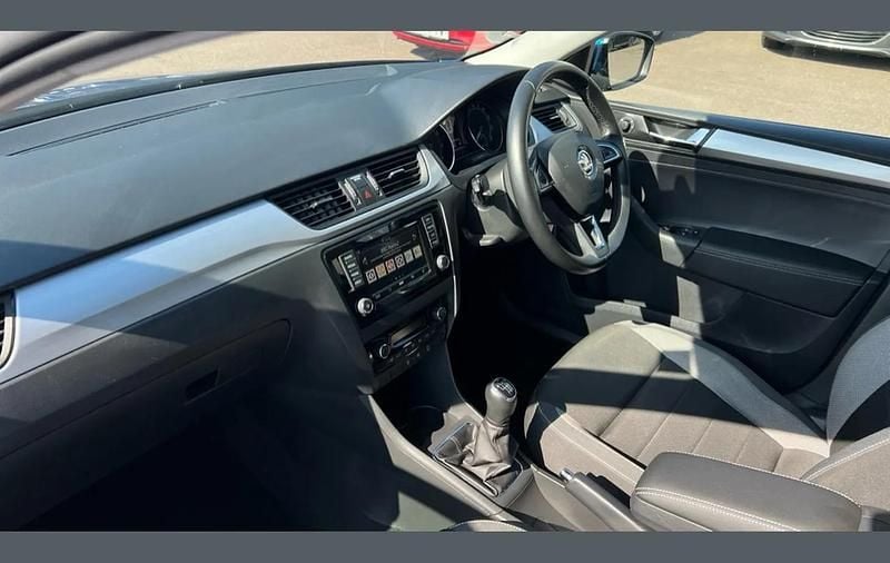 Used Skoda 110 R SE 108 HP (79 kW) 2017 Blue Estate