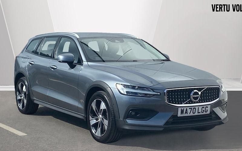 Used 2022 Volvo V60 CC Estate | £25,928 (Good price) - Image 1/4