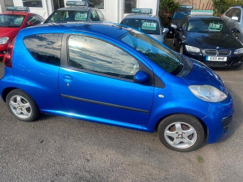 Second-hand Peugeot 107 Allure 68 CP (50 kW) 2013 Albastru Hatchback