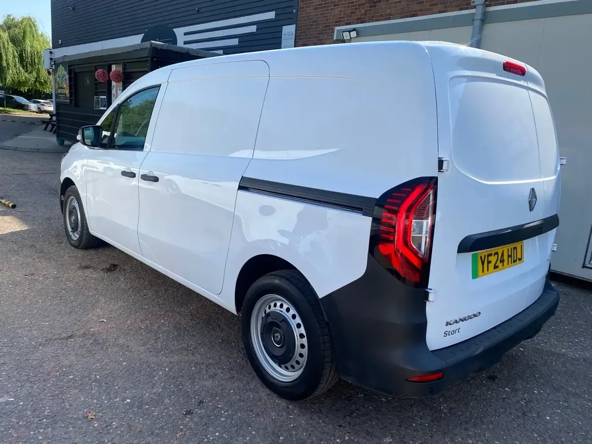 Used Renault Kangoo 89 kW (122 HP) 2024 White MPV