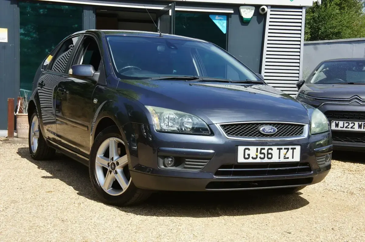 Used Ford Focus Titanium 115 HP (84 kW) 2007 Grey Hatchback