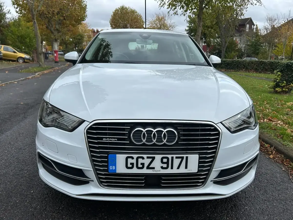 Used Audi A3 Sportback e-tron Advanced 2015 White Hatchback