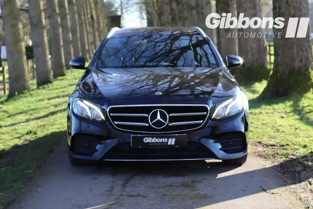 Begagnad Mercedes E200 AMG line 2021 Svart Kombi