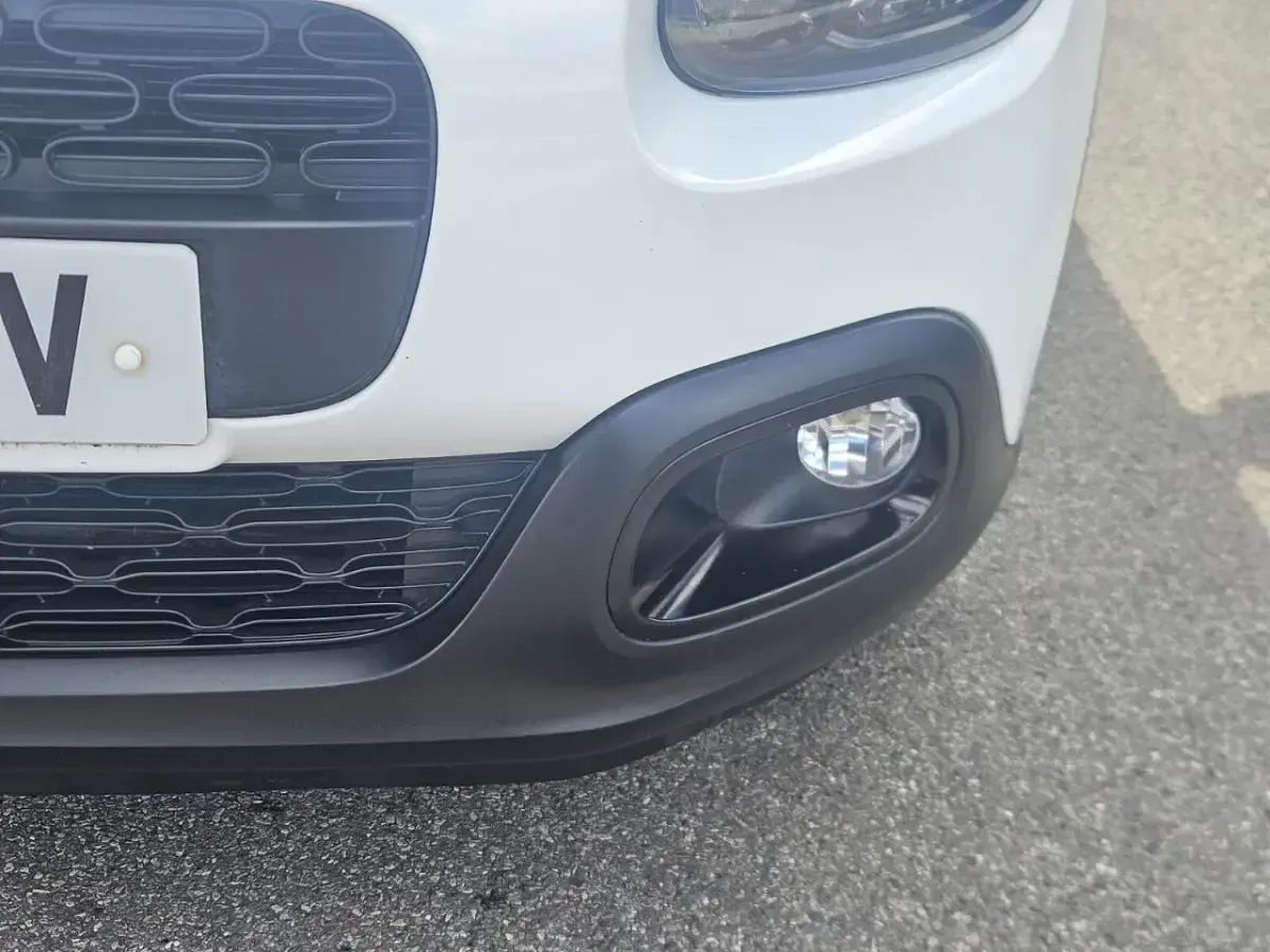 Used Citroën C3 Flair 110 HP (80 kW) 2019 White Hatchback