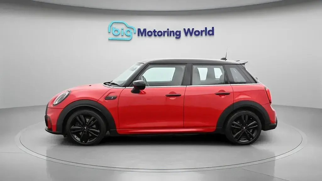 Usado Mini Cooper S Hatch 178 CV (130 kW) 2021 Rojo Utilitario