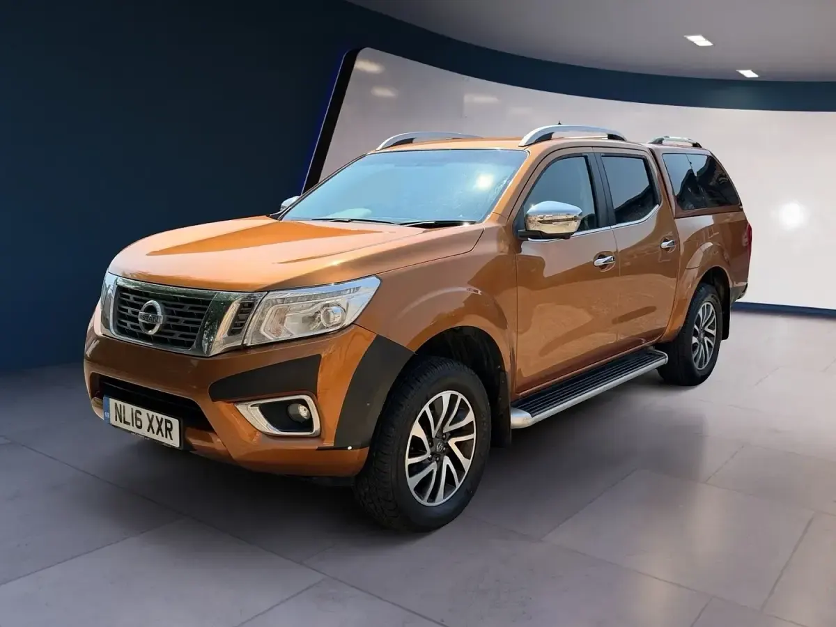 Used Nissan Navara Tekna 2016 Yellow Pickup