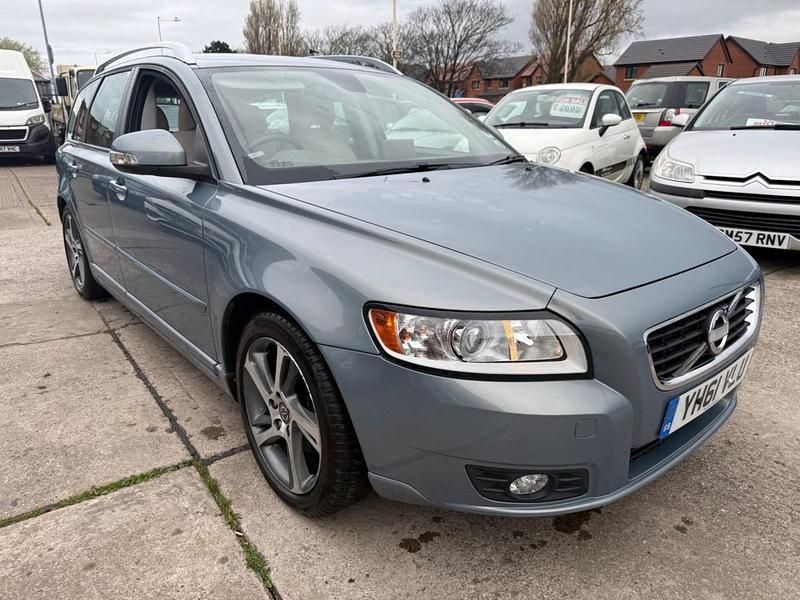 Used Volvo V50 SE Lux 115 HP (84 kW) 2011 Blue Estate