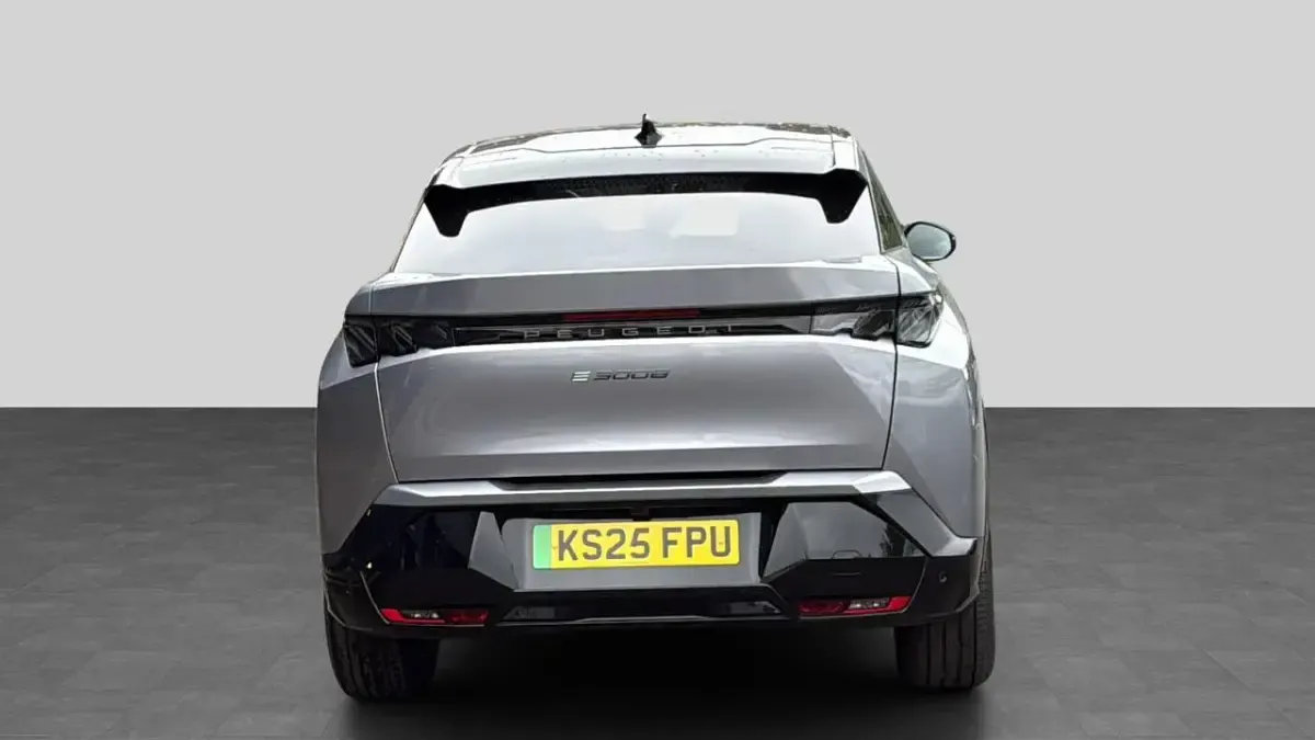 Used Peugeot e-3008 GT 152 kW (207 HP) 2025 Grey SUV