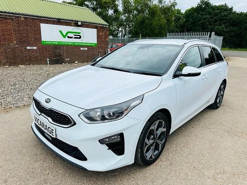 White Used 2021 Kia Ceed Sportswagon Estate | £9,790 (Fair price) - Image 1/4