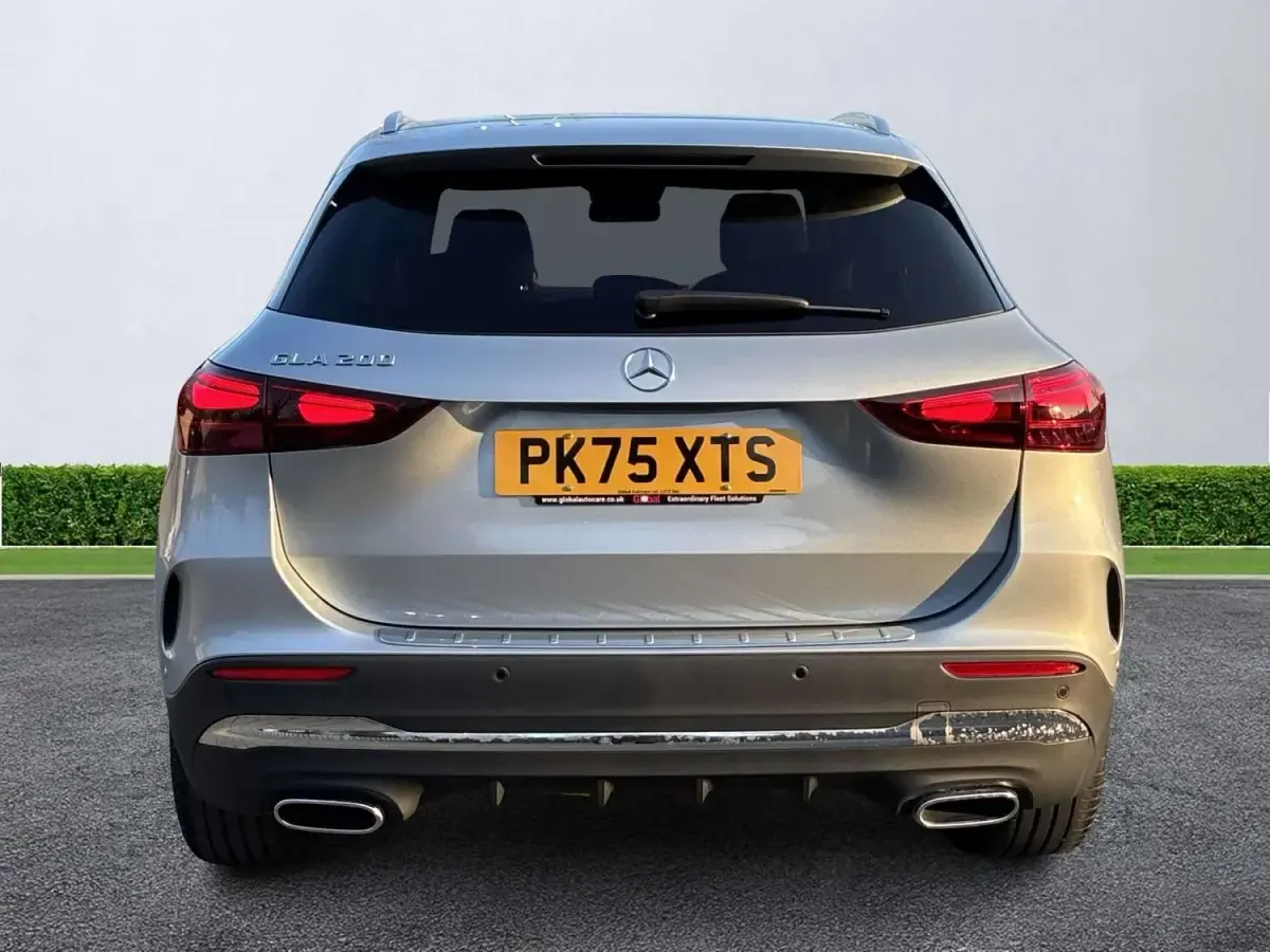 Novo Mercedes GLA200 Executive 163 HP (119 kW) 2025 Prateado SUV