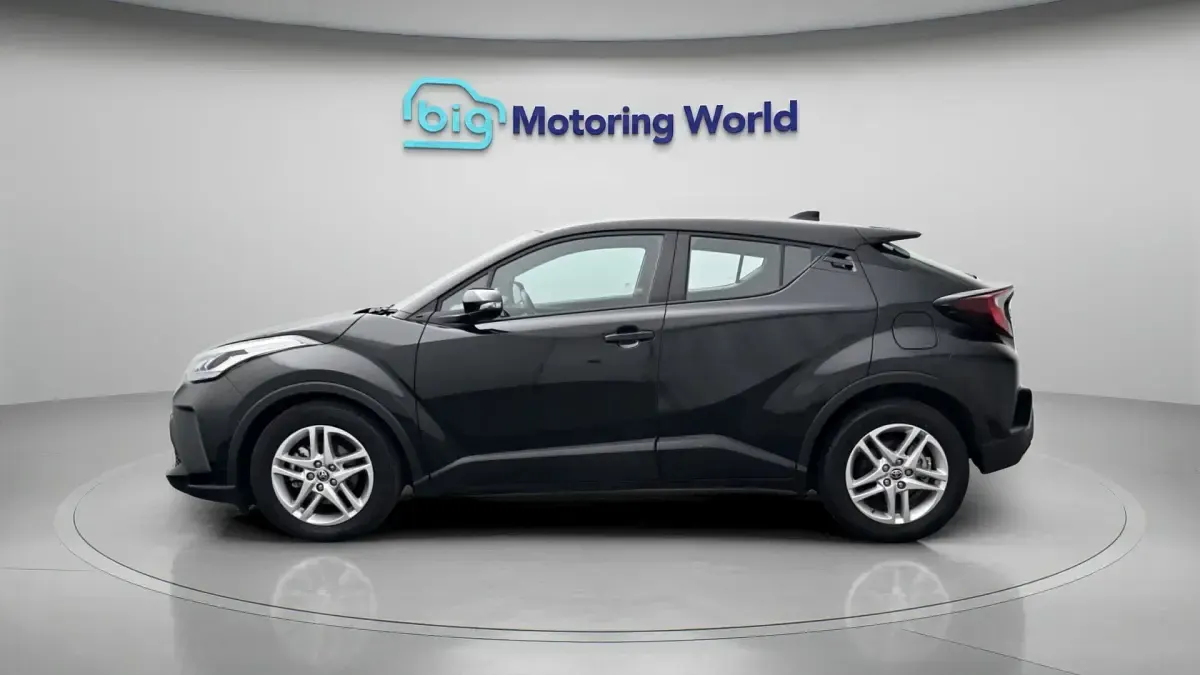 Used Toyota C-HR 121 HP (88 kW) 2023 SUV