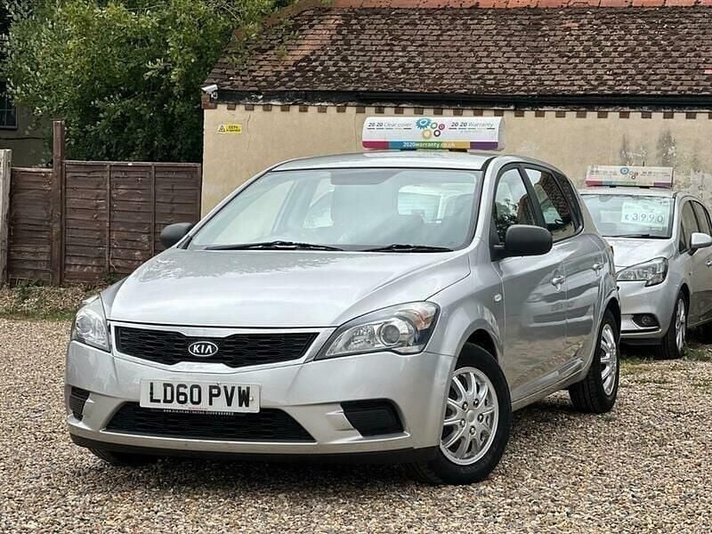 Used Kia Ceed 2010 Silver Hatchback