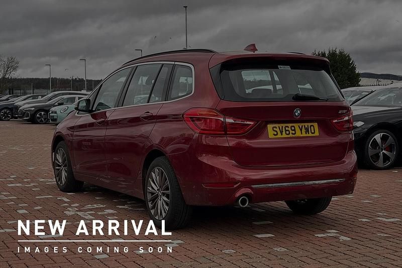 Used BMW 218 Gran Tourer Luxury Line 138 HP (101 kW) 2019 Red MPV