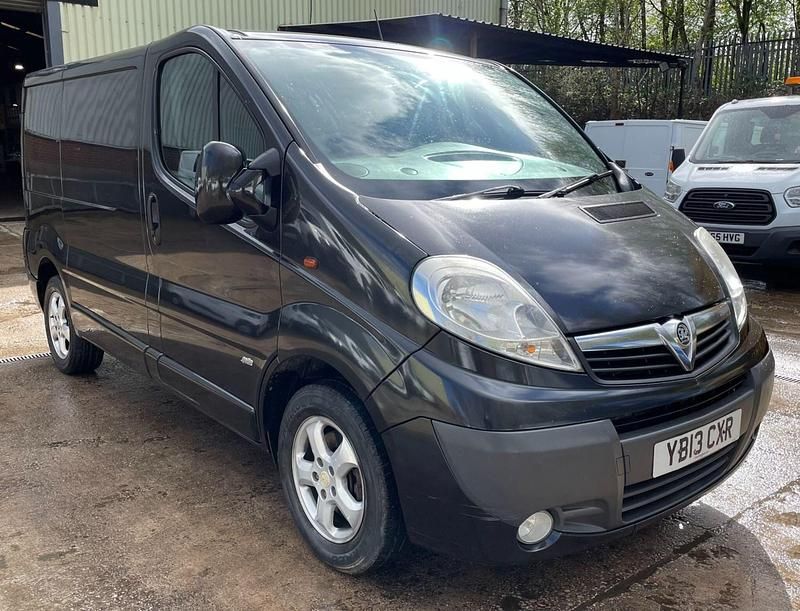 Used Vauxhall Vivaro Sportive 115 HP (84 kW) 2013 Black MPV