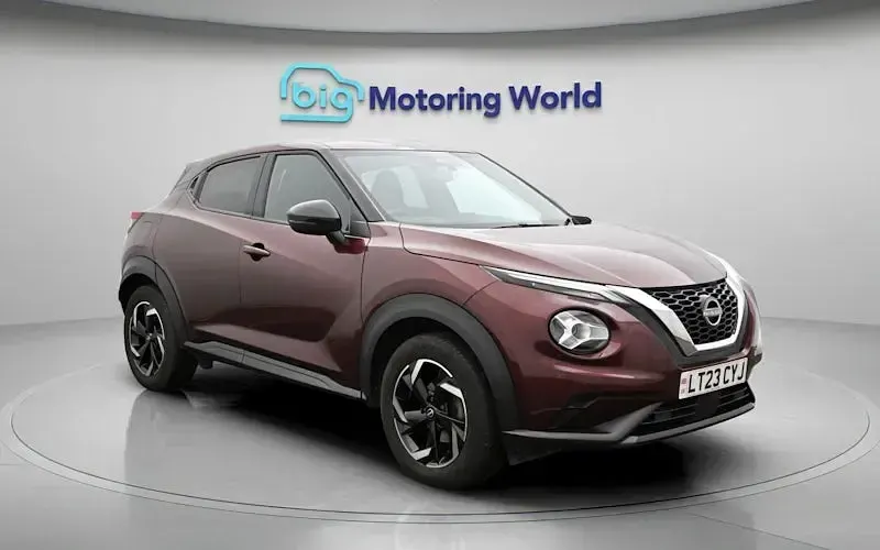 Used Nissan Juke N-Connecta 114 HP (83 kW) 2023 Red SUV