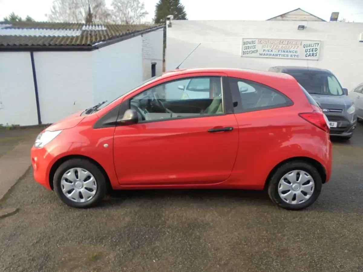 Used Ford Ka Studio 69 HP (50 kW) 2011 Red Hatchback