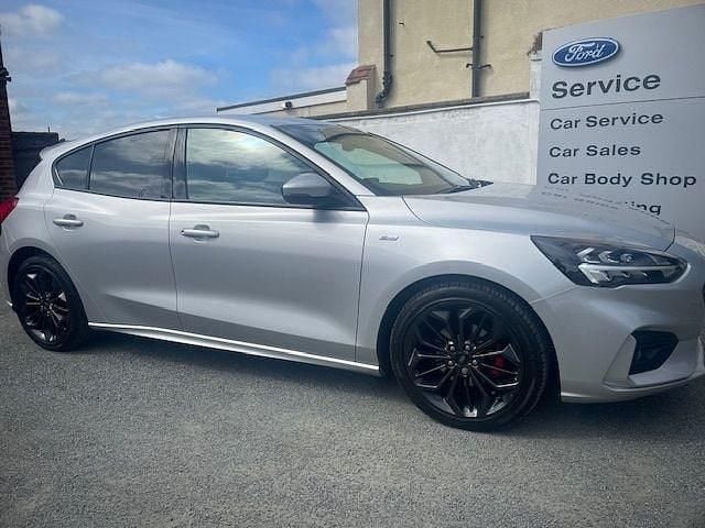 Used Ford Focus ST-Line X 120 HP (88 kW) 2020 Moondust silver Hatchback
