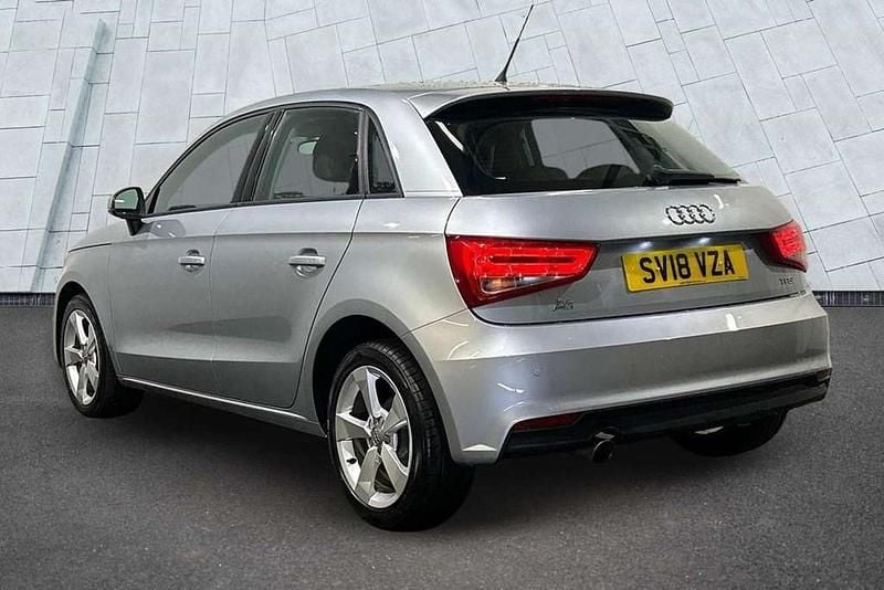 Usado Audi A1 Sport 94 HP (69 kW) 2018 Prateado Citadino