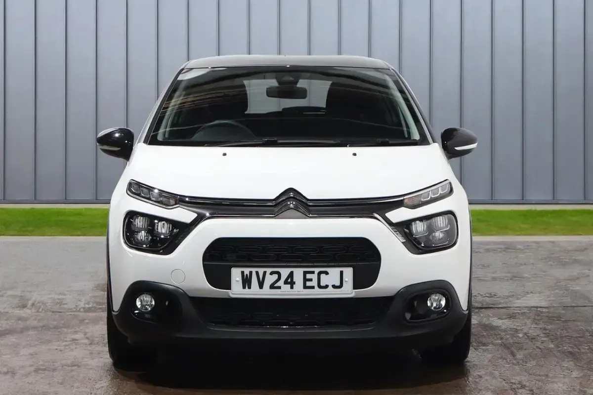 Used Citroën C3 PureTech 82 HP (60 kW) 2024 White Hatchback
