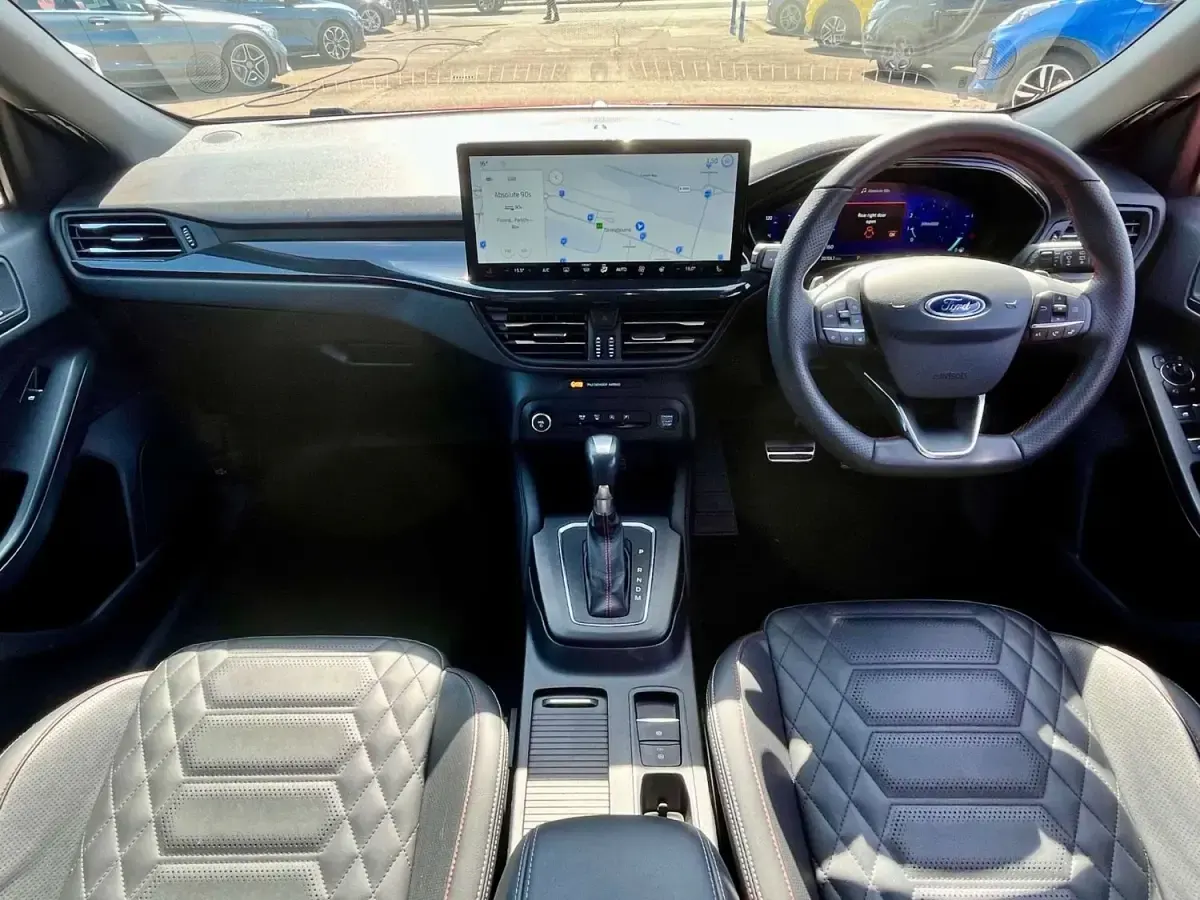 Używany Ford Focus ST-Line 2023 Czerwony Hatchback