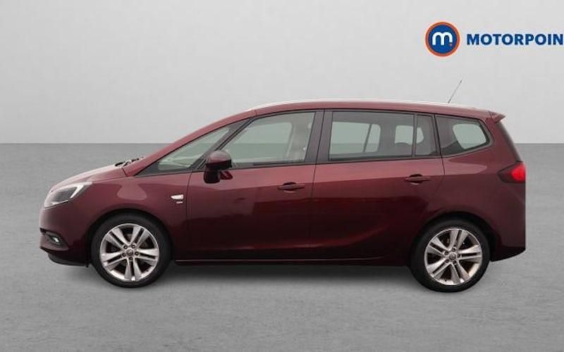 Used Vauxhall Zafira Tourer SRi 140 HP (102 kW) 2018 Red MPV