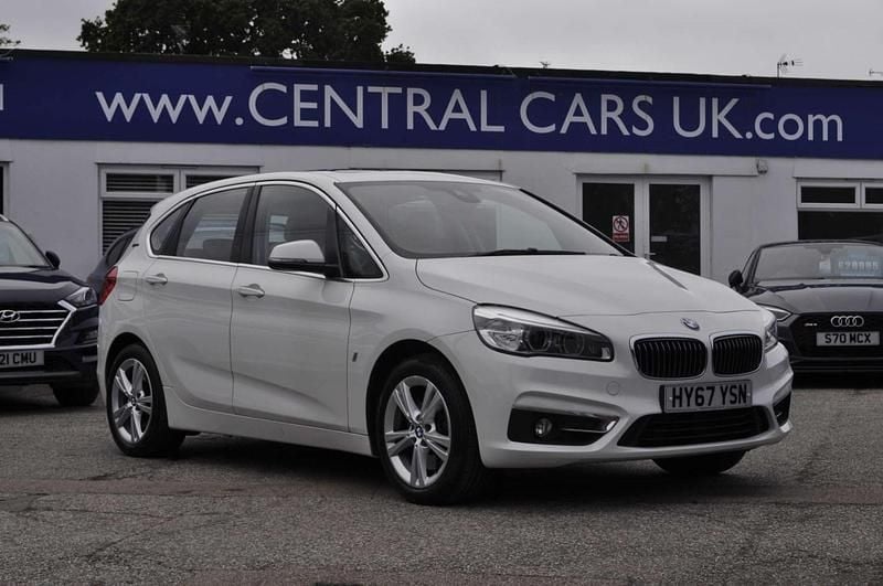 White Used 2017 BMW 225 Luxury Line MPV | £13,495 (Fair price) - Image 1/4