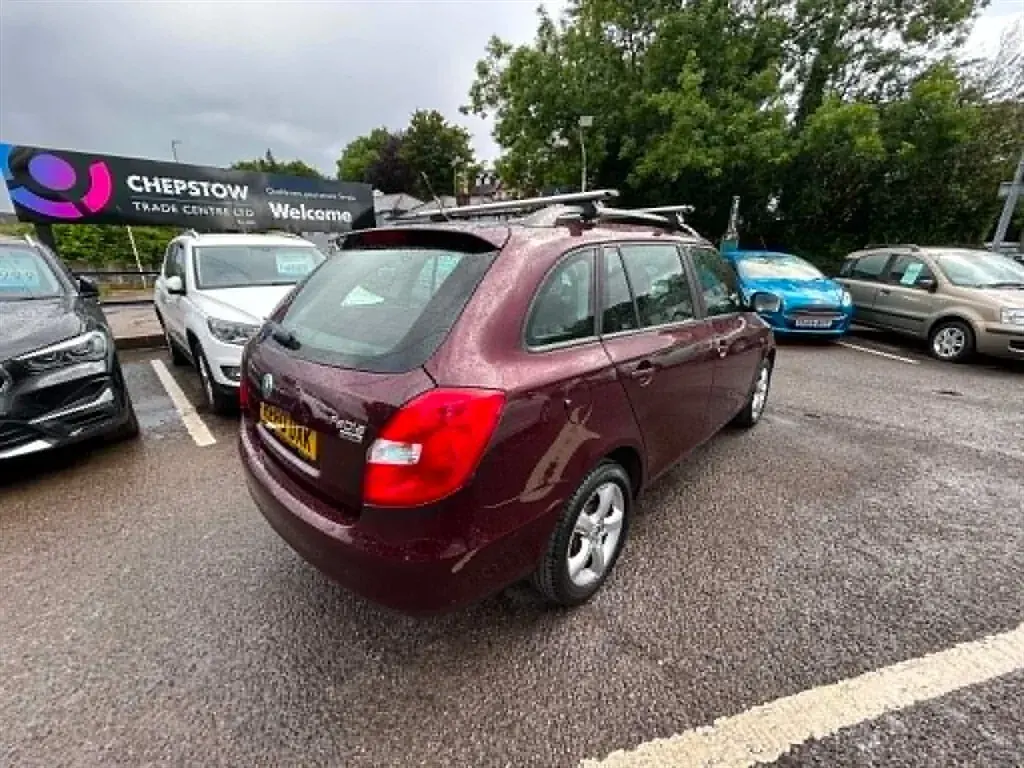 Used Skoda Fabia SE 105 HP (77 kW) 2010 Maroon Estate