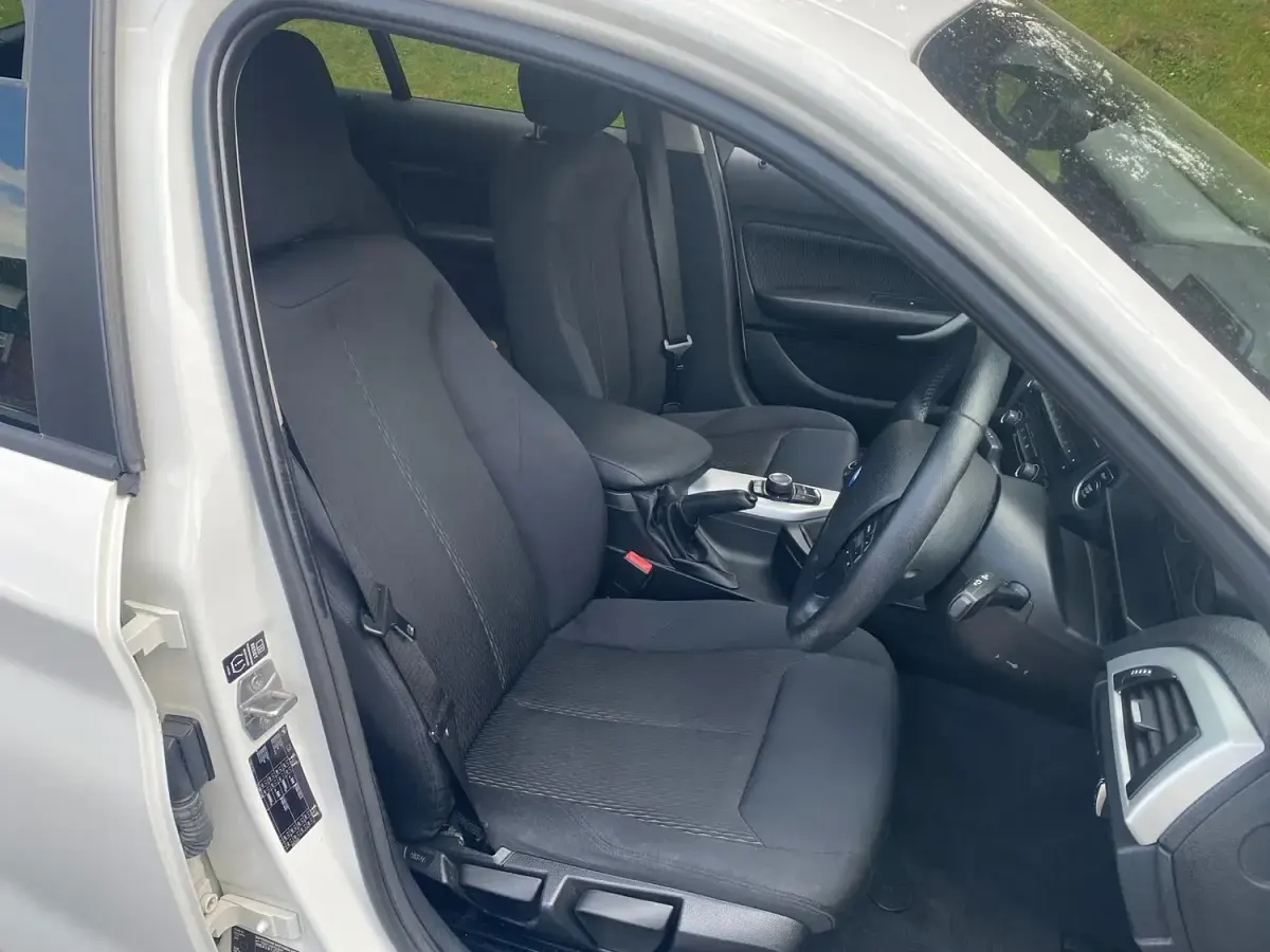 Used BMW 114 Performance 100 HP (73 kW) 2012 White Hatchback