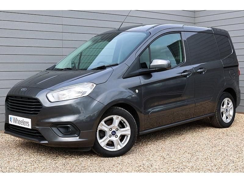 Begagnad Ford Transit Limited 100 HK (73 kW) 2023 Grå Van