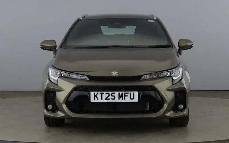 Używany Suzuki Swace 140 KM (102 kW) 2024 Brązowy Kombi