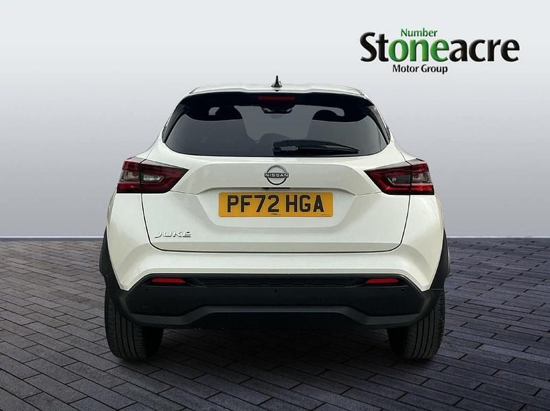 Used Nissan Juke N-Connecta 114 HP (83 kW) 2022 White SUV