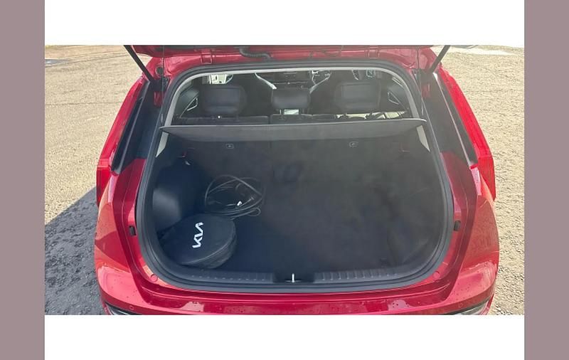 Used Kia Niro 180 HP (132 kW) 2024 Red SUV