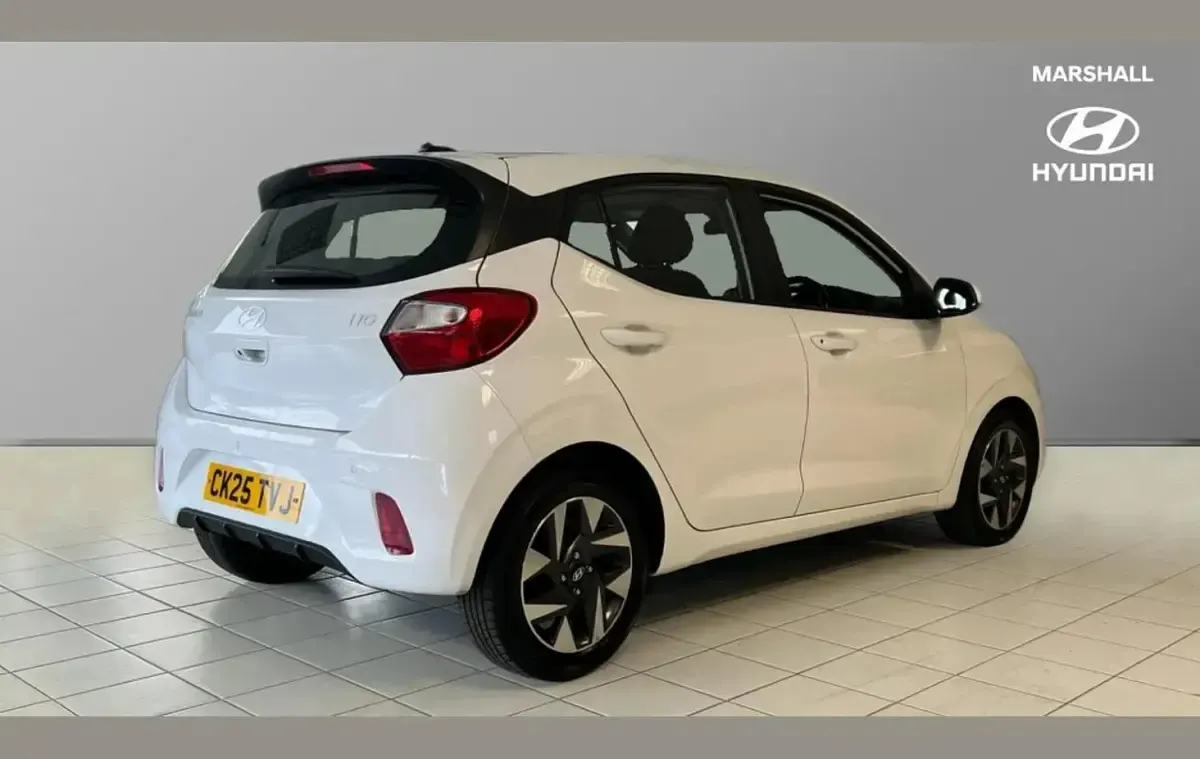 Używany Hyundai i10 Advanced 63 KM (46 kW) 2025 Biały Hatchback