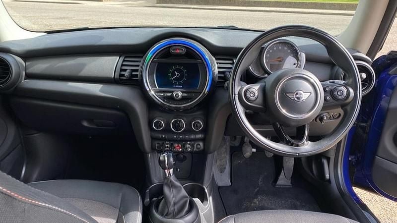 Used Mini ONE Hatch 101 HP (74 kW) 2018 Blue Hatchback