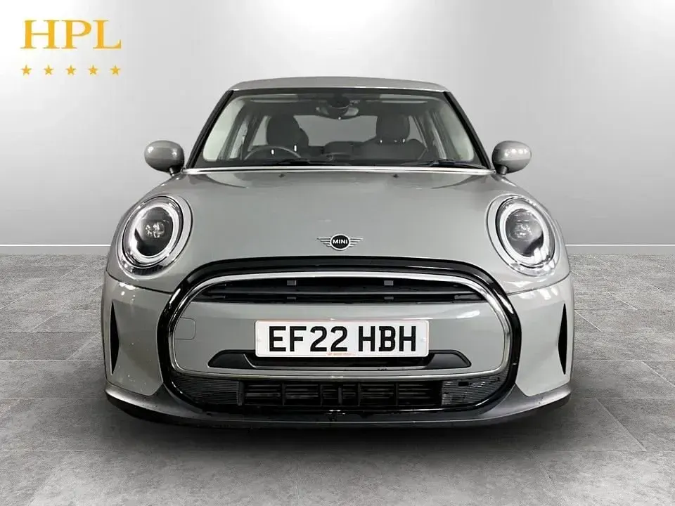 Usado Mini ONE Classic 102 CV (75 kW) 2022 Gris Utilitario