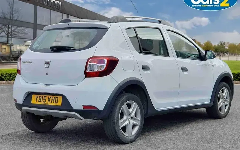 Used Dacia Sandero Ambiance 90 HP (66 kW) 2015 White Hatchback