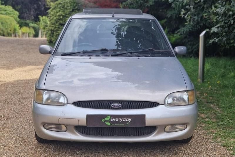 Grey Used 1997 Ford Escort Ghia Hatchback | £799 - Image 1/1