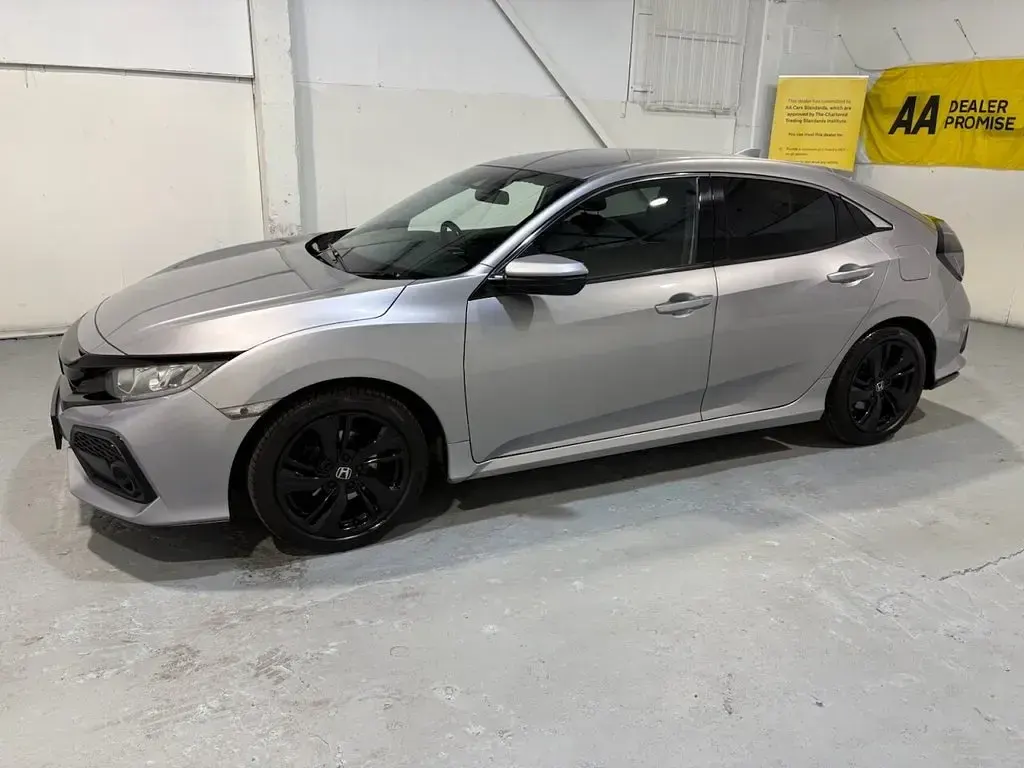 Used Honda Civic SR 129 HP (94 kW) 2018 Silver Hatchback