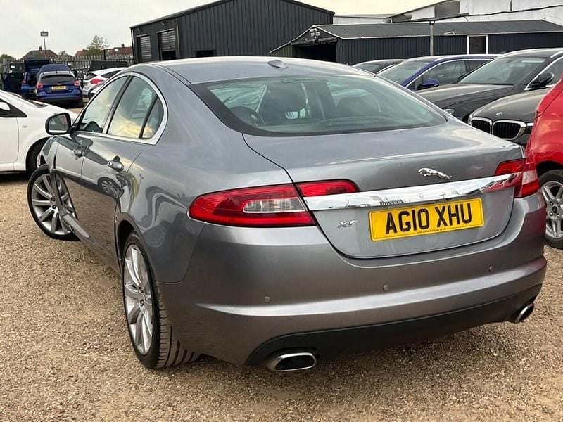 Begagnad Jaguar XF Premium Luxury 2010 Grå Sedan